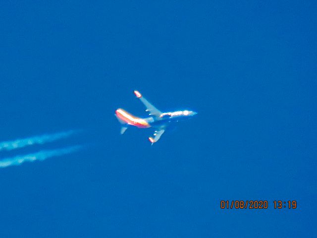 Boeing 737-700 (N7860A)