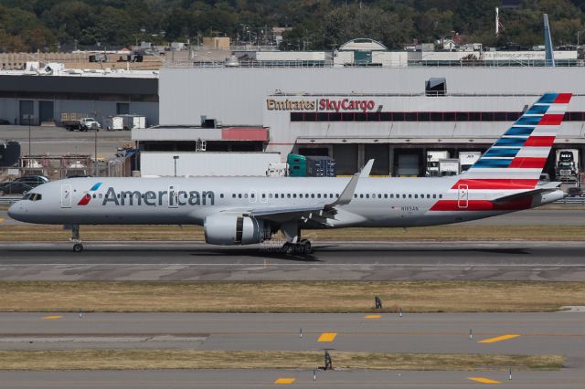 Boeing 757-200 (N185AN)