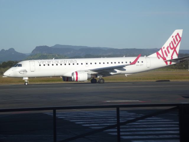 Embraer ERJ-190 (VH-ZPT) - ZPT taxing past the domestic terminal while I wait for my flight to AKL.