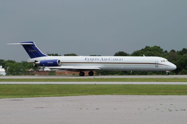 McDonnell Douglas MD-82 (N73444) - A very rare sight at KHKY. But really nice to see!