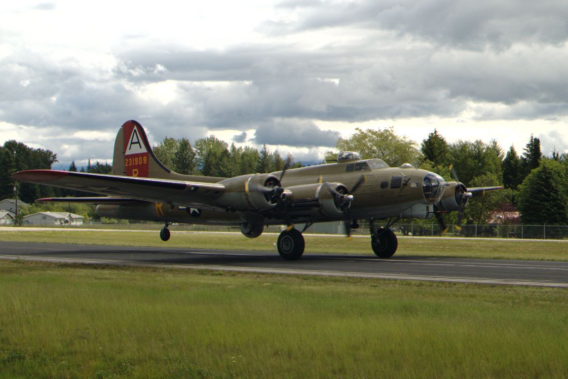 Boeing B-17 Flying Fortress (N93012) - B-17 "Nine-oh-Nine" taking off from runway 19 in Sandpoint, ID.