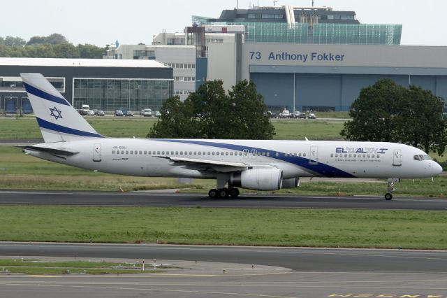 Boeing 757-200 (4X-EBU)