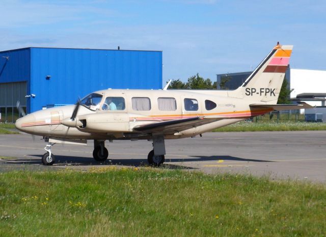 Piper Navajo (SP-FPK)