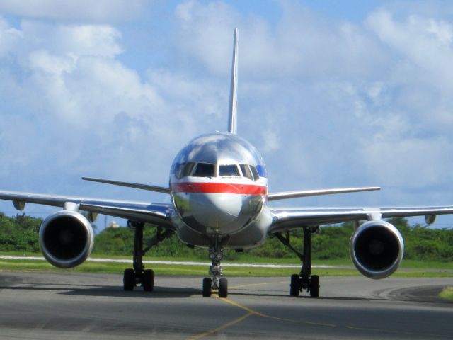 Boeing 757-200 (N665AA)