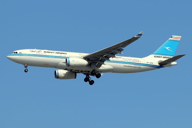 Airbus A330-200 (9K-APE) - 'Kuwaiti 117' arriving from Kuwait International Airport