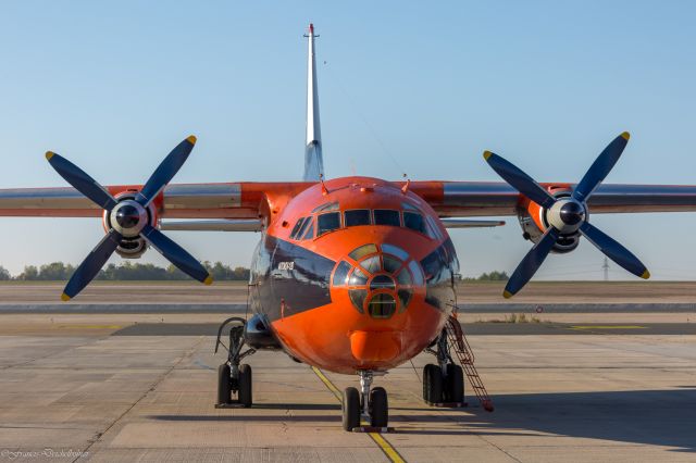 Antonov An-12 (UR-CEZ)