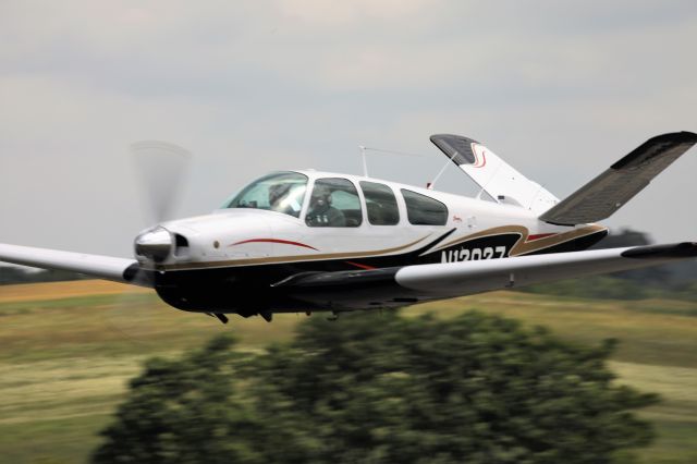 Beechcraft 35 Bonanza (N1282Z)