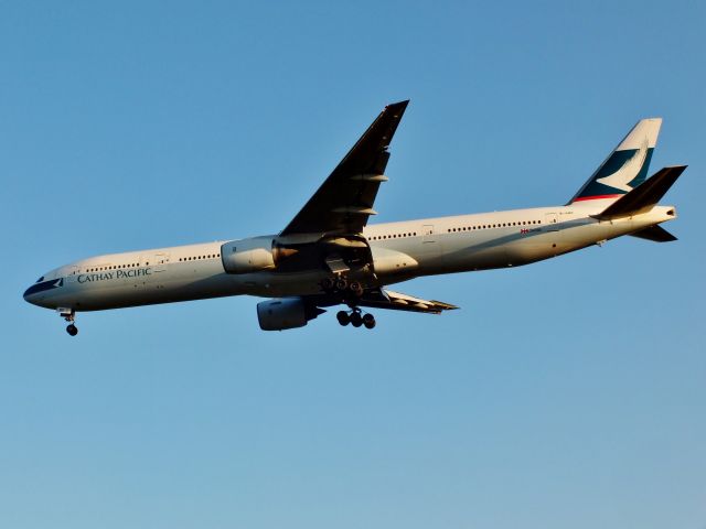 Boeing 777-200 (B-HNP)