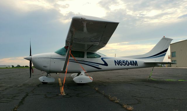 Cessna Skylane (N6504M)