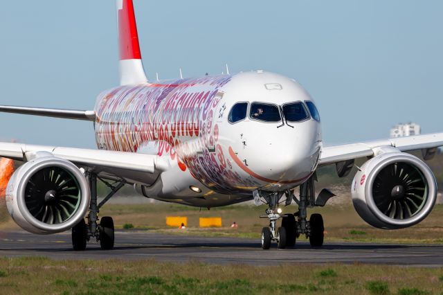 Airbus A220-300 (HB-JCA)