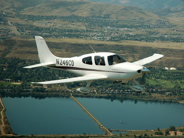 Cirrus SR-20 (N246CD)