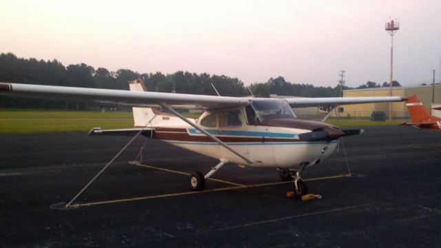 Cessna Skyhawk (N6092F)