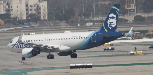 Airbus A320 (N365VA)