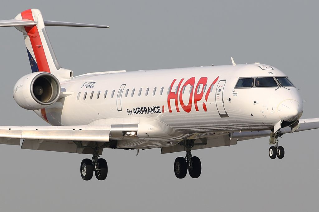 Canadair Regional Jet CRJ-700 (F-GRZL)