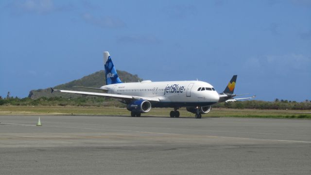 Airbus A320 (N634JB) - tlpl