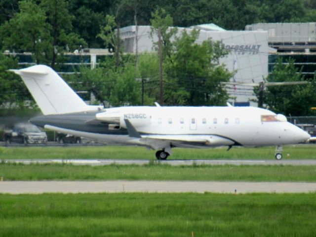 Canadair Challenger (N258GC)