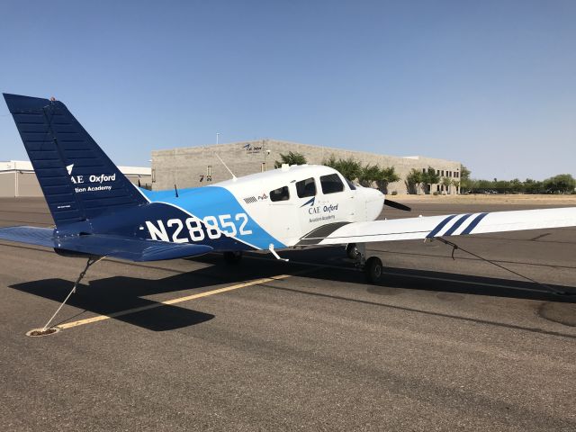 Piper Cherokee (N28852)