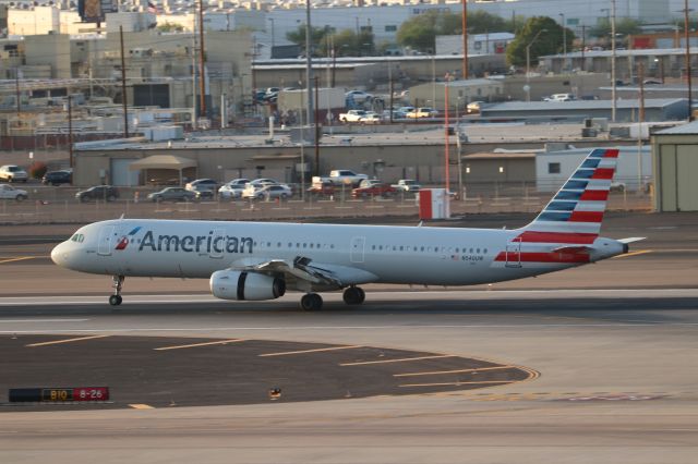 Airbus A321 (N540UW)