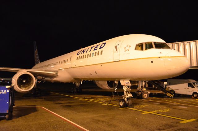 Boeing 757-200 (N516UA) - Full-length of a verable aircraft, the last engineering project Dad worked on before he past in '83'.