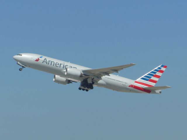 Boeing 777-200 (N783AA) - American Airlines (AA) N783AA B777-223 ER [cn30004]br /Los Angeles (LAX). American Airlines flight AA252 departing for Miami (MIA). br /Taken from Clutter Park, East Imperial Avenue, El Segundobr /2014 09 21  a rel=nofollow href=http://alphayankee.smugmug.comhttps://alphayankee.smugmug.com/a
