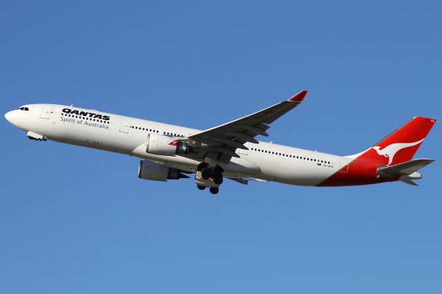 Airbus A330-300 (VH-QPA)