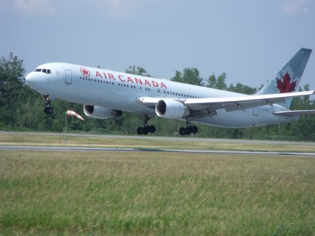 C-FMWU — - 889,from Frankfurt Germany landing on RWY#25