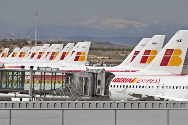 — — - Terminal 4 Madrid-Barajas, Spain