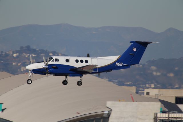 Beechcraft Super King Air 300 (N68)