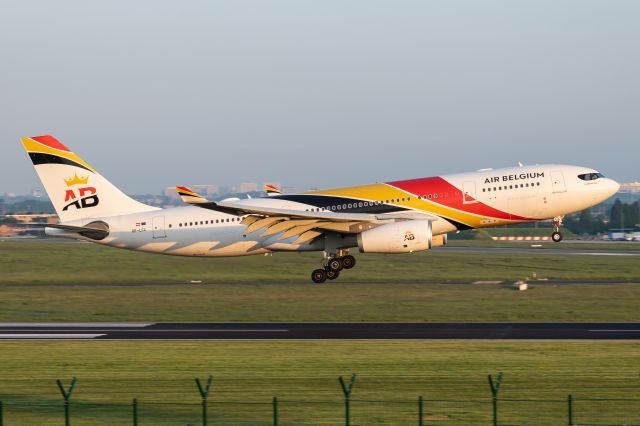 Airbus A330-300 (OE-LCL)