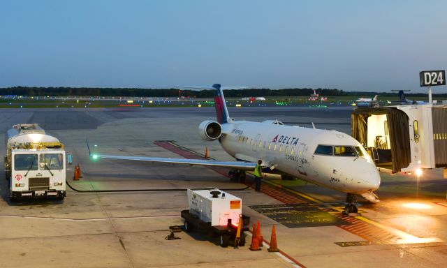 Canadair Regional Jet CRJ-200 (N8943A) - Delta/Mesaba Airlines Canadair CL-600-2B19 N8943A in Baltimore