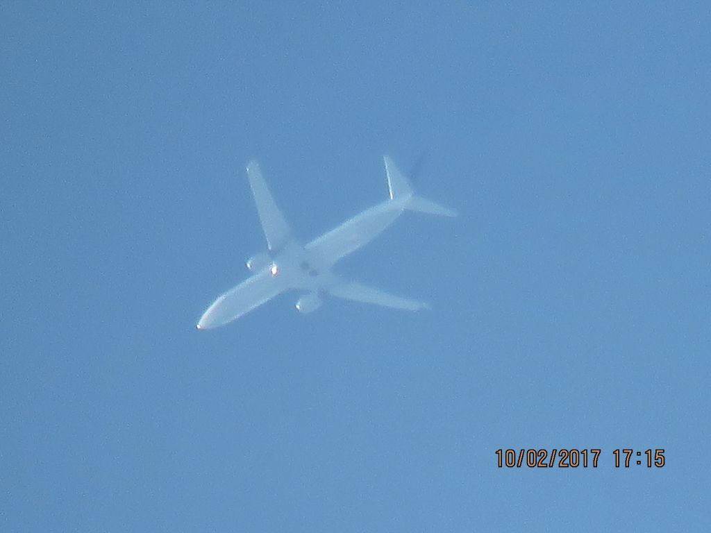 Boeing 737-800 (N69847)