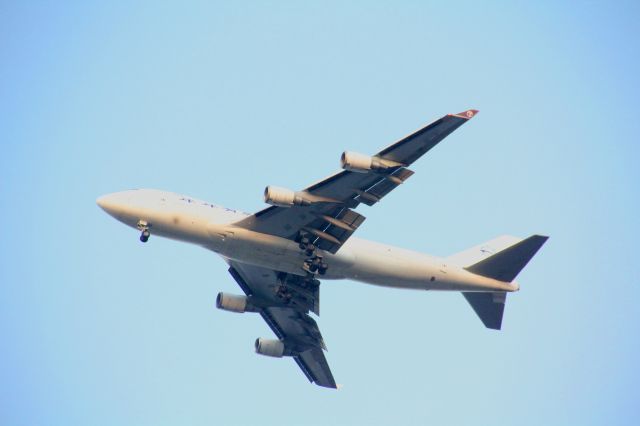 Boeing 747-200 (N903AR) - Extra section for FedEx during busy Christmas delivery season.