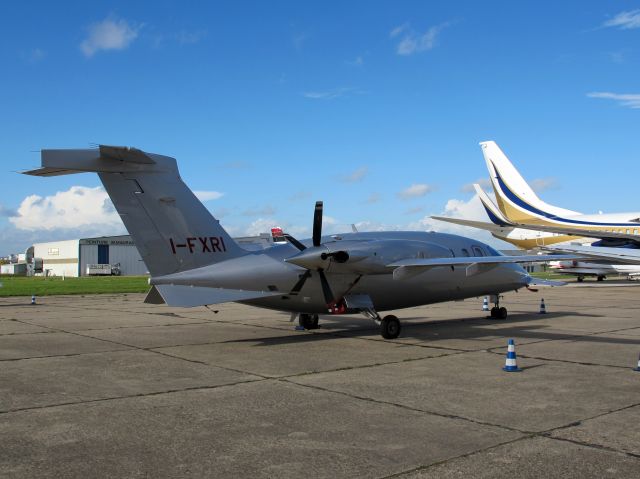 Piaggio P.180 Avanti (I-FXRI) - Jet speeds and turboprop fuel flows.