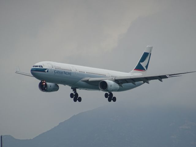 Airbus A330-300 (B-LBD)