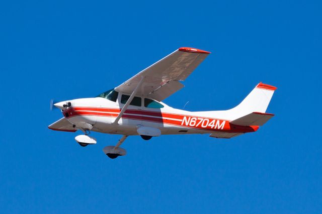 Cessna Skylane (N6704M)