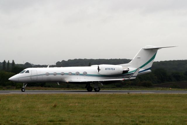 Gulfstream Aerospace Gulfstream IV (N707EA) - Departing R26 on 08-Sep-11 heading for KBGR.