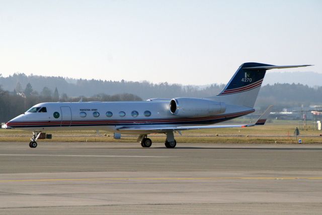 Gulfstream Aerospace Gulfstream IV (4270) - Pakistan Army Gulfstream G450 taxiing to Stand G11 on 21-Jan-20 arriving from OPIS as PAK2 for a two-night visit.