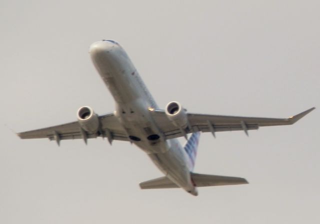 Embraer 170/175 (N433YX)