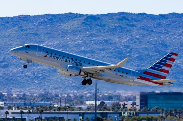 Embraer 175 (N505SY) - A SkyWest ERJ175 taking off from PHX on 2/10/23 during the Super Bowl rush. Taken with a Canon R7 and Canon EF 100-400 II L lens.