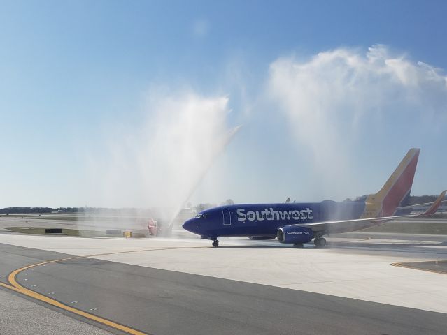 Boeing 737-700 (N932WN) - Water cannon salute