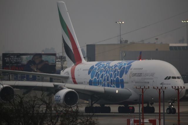 Airbus A380-800 (A6-EOD)