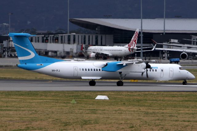 de Havilland Dash 8-400 (VH-IYJ) - on 14 March 2020