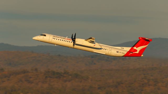 de Havilland Dash 8-400 (VH-QOW)