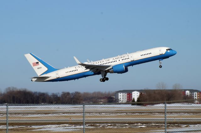 Boeing 757-200 (80001)