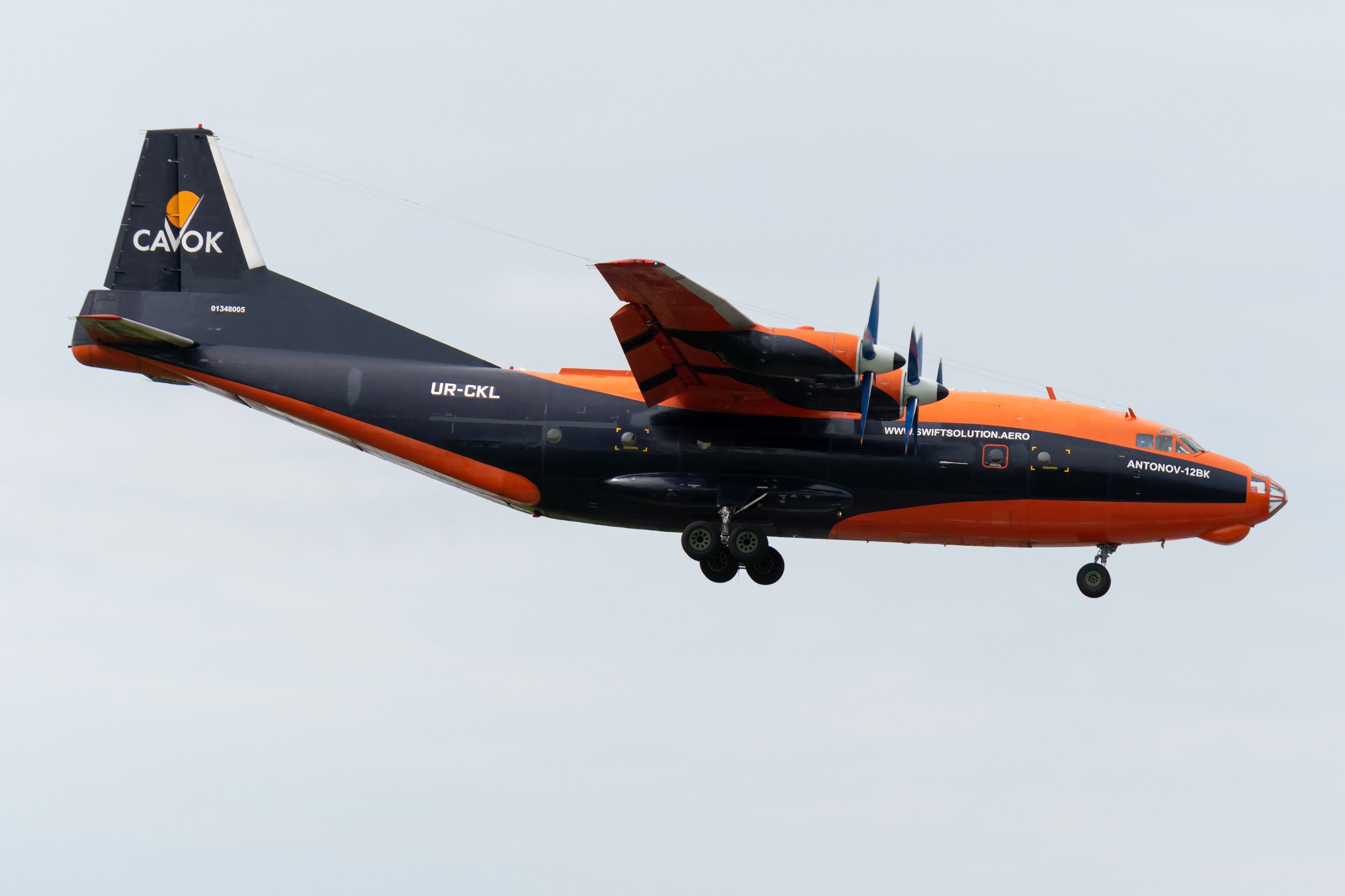 Antonov An-12 (UR-CKL)