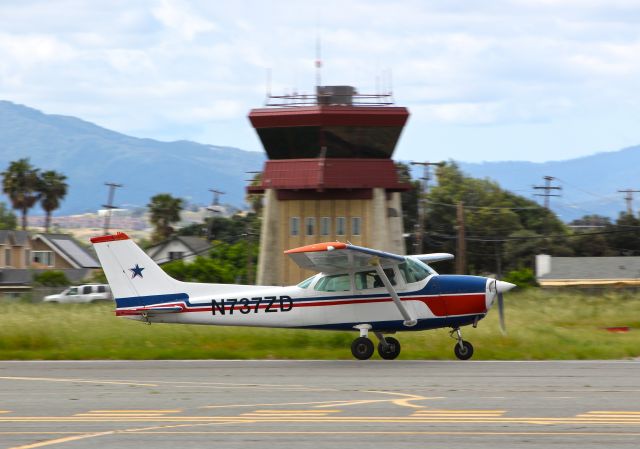 Cessna Skyhawk (N737ZD) - Locally-based 1977 Cessna 172 departing at Reid Hillview Airport.