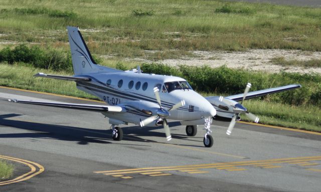 Beechcraft King Air 90 (PT-OZL)