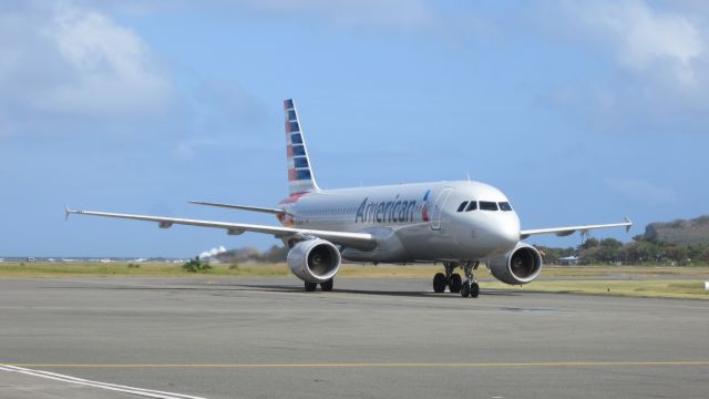 Airbus A321 (N128UW)