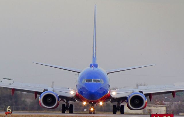 Boeing 737-700 (N754SW)