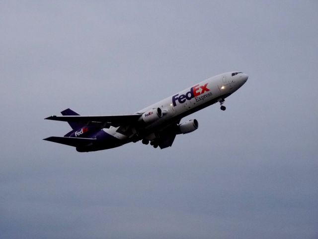 McDonnell Douglas DC-10 (N306FE) - Flt. 1225 to MEM outbound from 10R.